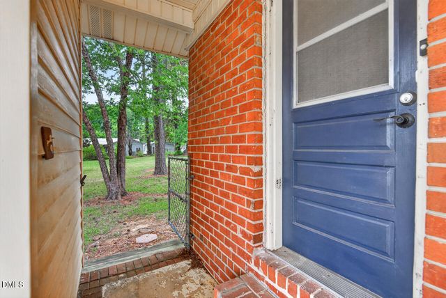204 Ln Of Sir Gawaine, Garner, NC 27529