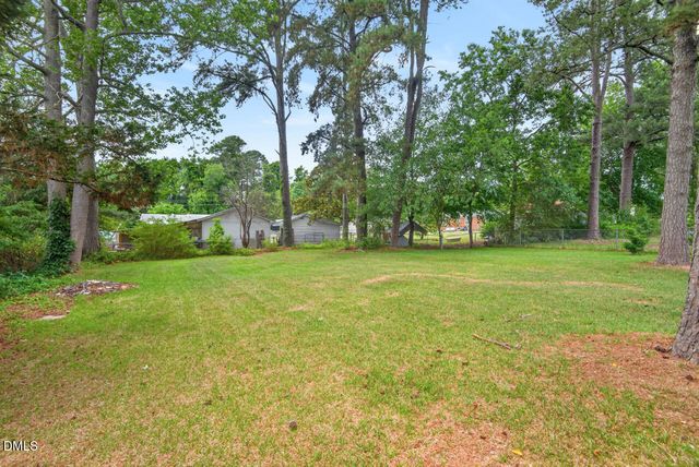 204 Ln Of Sir Gawaine, Garner, NC 27529