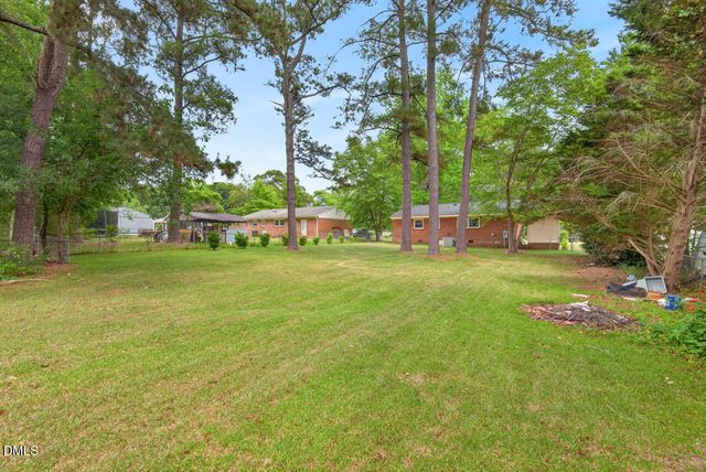 204 Ln Of Sir Gawaine, Garner, NC 27529