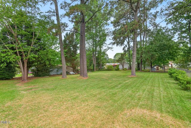 204 Ln Of Sir Gawaine, Garner, NC 27529