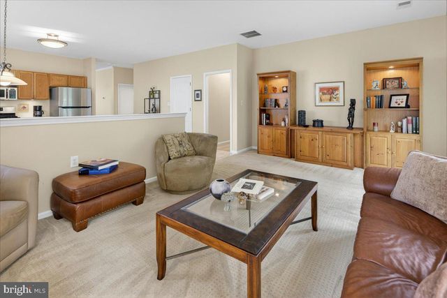 29 CARDINALFLOWER LA, West Windsor, NJ 08550