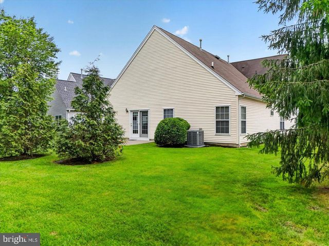 29 CARDINALFLOWER LA, West Windsor, NJ 08550