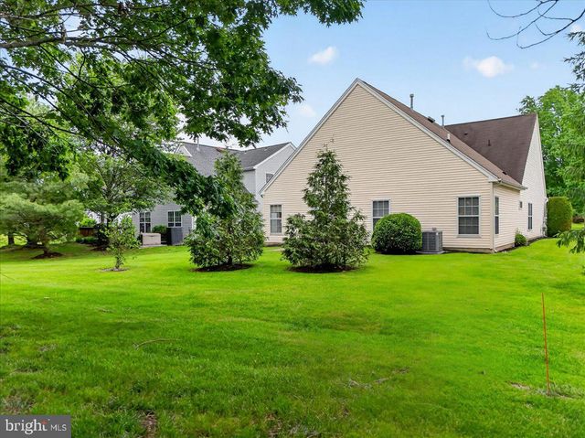 29 CARDINALFLOWER LA, West Windsor, NJ 08550