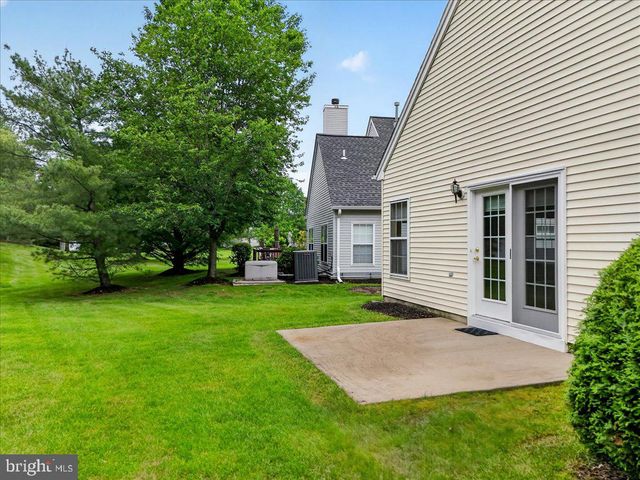 29 CARDINALFLOWER LA, West Windsor, NJ 08550