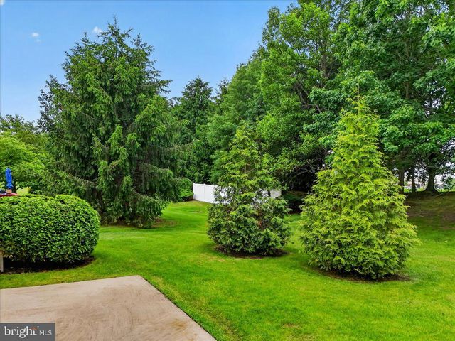 29 CARDINALFLOWER LA, West Windsor, NJ 08550
