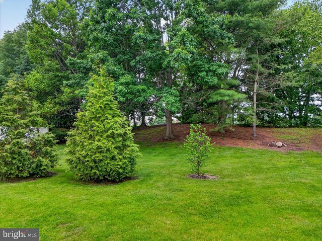 29 CARDINALFLOWER LA, West Windsor, NJ 08550
