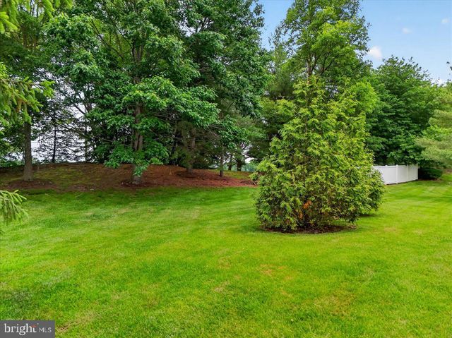 29 CARDINALFLOWER LA, West Windsor, NJ 08550