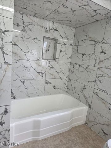 3698 Washington Boulevard, University Heights, OH 44118