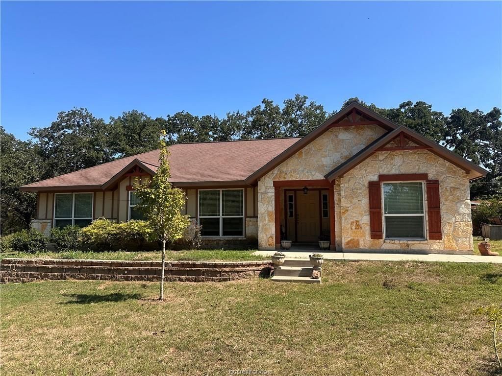 2412 County Road 424, Dime Box, TX 77853