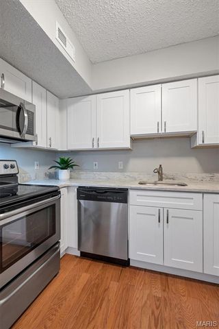 1507 Swallow Drive, Brentwood, MO 63144