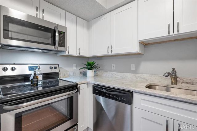 1507 Swallow Drive, Brentwood, MO 63144