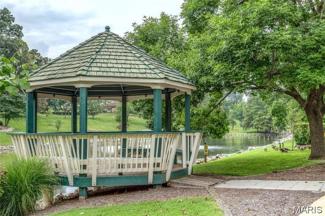 1507 Swallow Drive, Brentwood, MO 63144