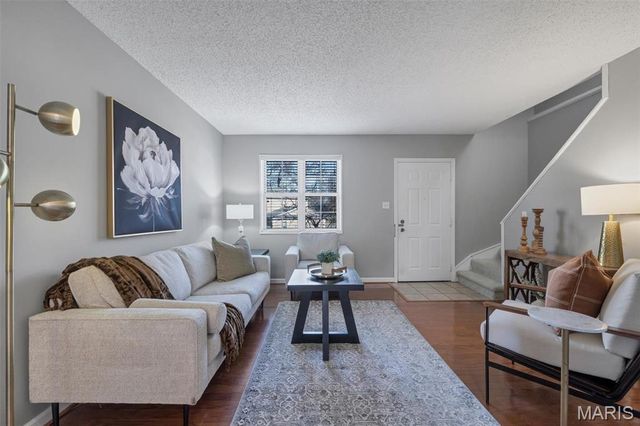 1507 Swallow Drive, Brentwood, MO 63144