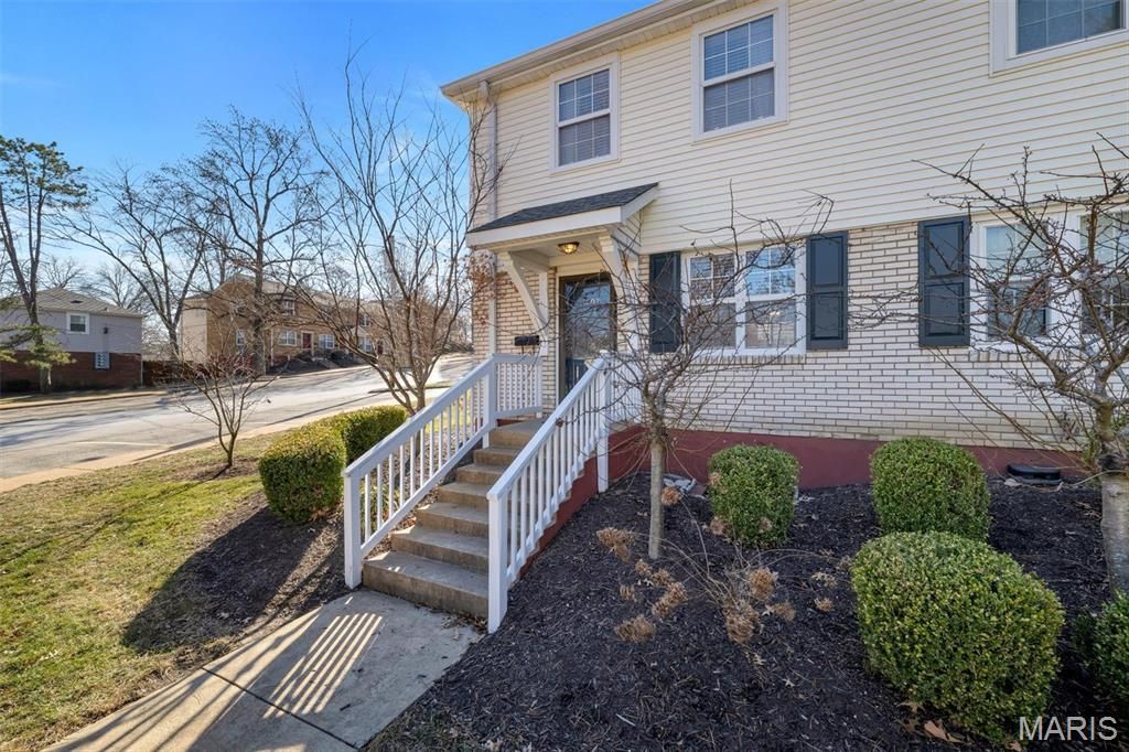 1507 Swallow Drive, Brentwood, MO 63144