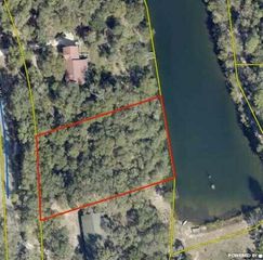 11 Evergreen Parkway, Defuniak Springs, FL 32435