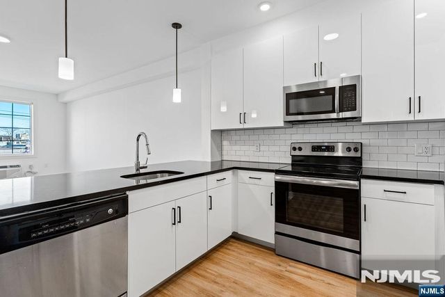 520 Cliff Street 327, Fairview, NJ 07022
