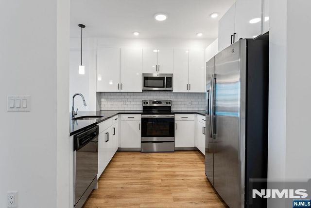 520 Cliff Street 327, Fairview, NJ 07022