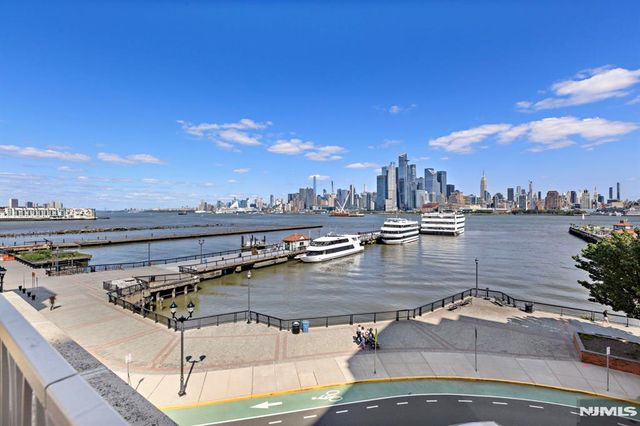 2 Constitution Court 814, Hoboken, NJ 07030