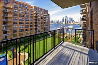 2 Constitution Court 814, Hoboken, NJ 07030