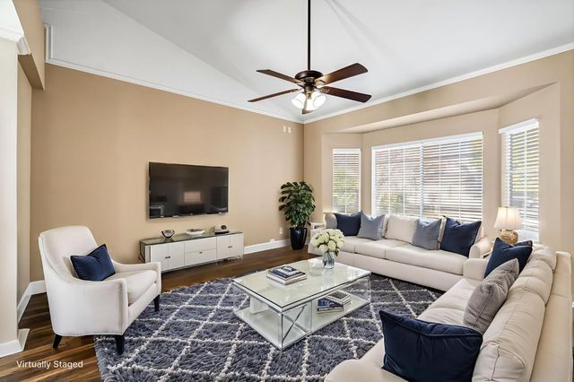 2034 Wrenwood Avenue, Clovis, CA 93611