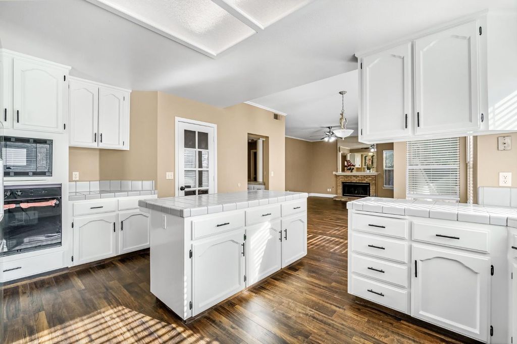 Image 15 of property listing at 2034 Wrenwood Avenue, Clovis, CA 93611