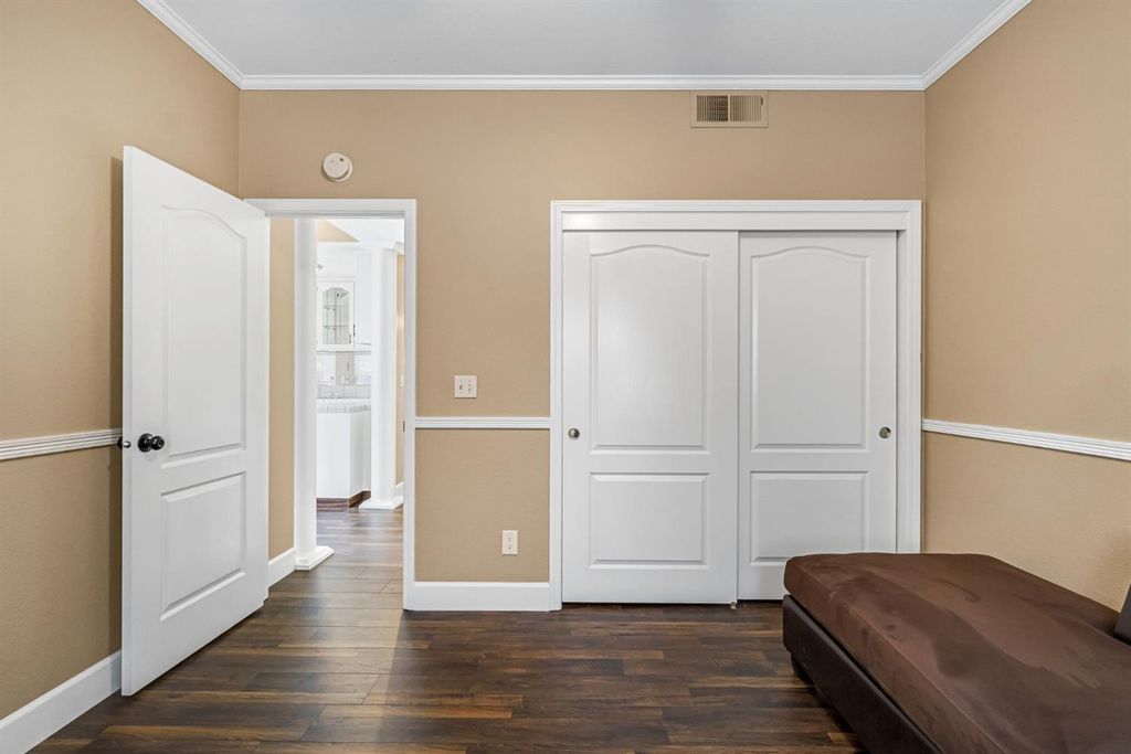 Image 23 of property listing at 2034 Wrenwood Avenue, Clovis, CA 93611