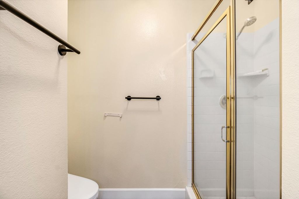 Image 26 of property listing at 2034 Wrenwood Avenue, Clovis, CA 93611