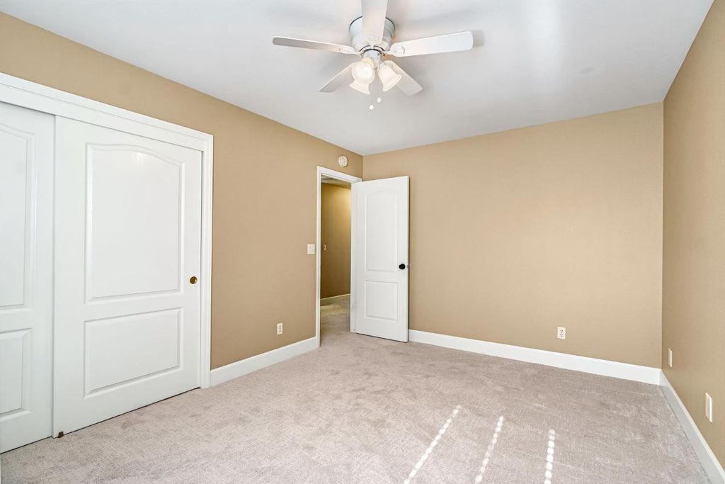 Image 41 of property listing at 2034 Wrenwood Avenue, Clovis, CA 93611