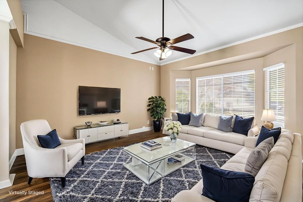 Image 7 of property listing at 2034 Wrenwood Avenue, Clovis, CA 93611