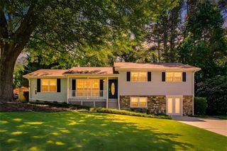 6812 Sky Lane Drive, Acworth, GA 30102