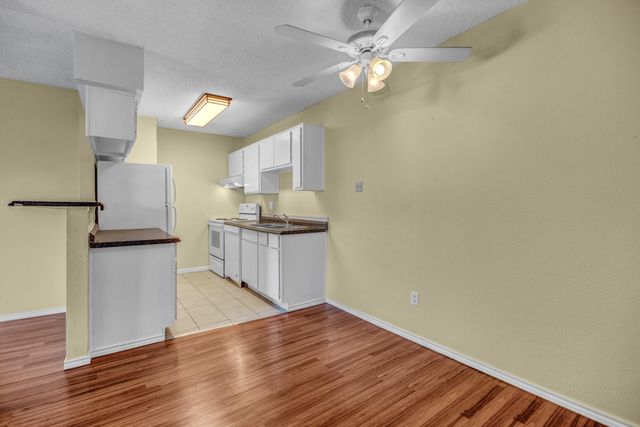 2750 Holly Hall Street 1017, Houston, TX 77054
