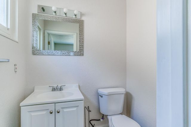 430 Eva Dr, Manteca, CA 95336