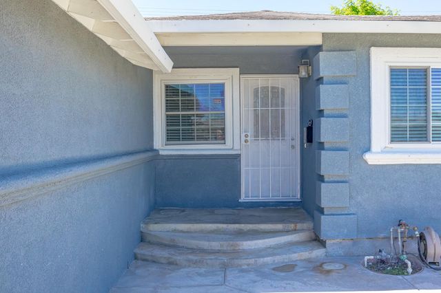 430 Eva Dr, Manteca, CA 95336