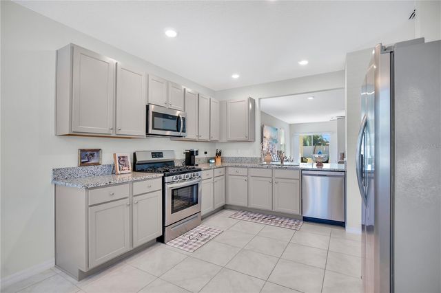 332 NOWELL LOOP, Deland, FL 32724