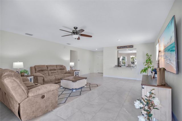 332 NOWELL LOOP, Deland, FL 32724