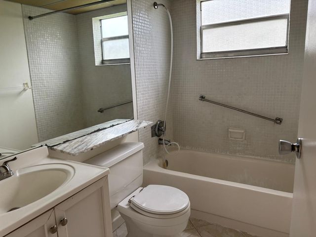 345 Brittany H, Delray Beach, FL 33446