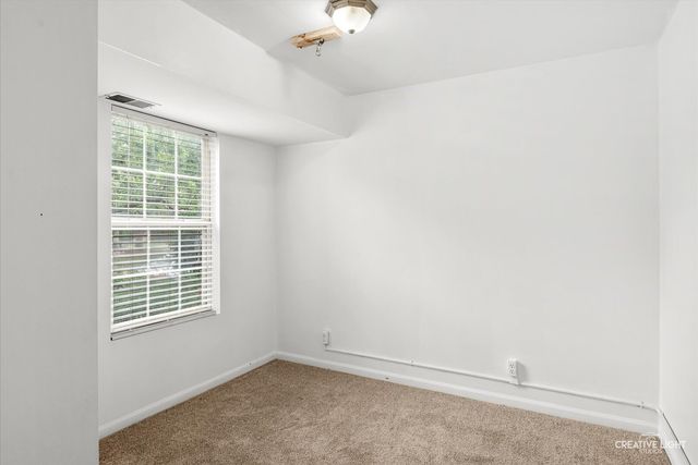 2409 Courtyard Circle 4, Aurora, IL 60506