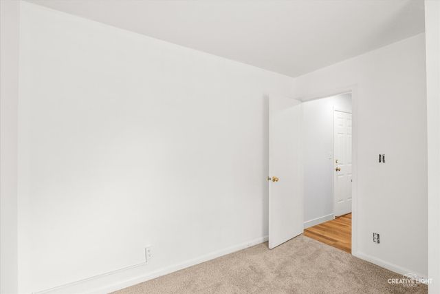 2409 Courtyard Circle 4, Aurora, IL 60506