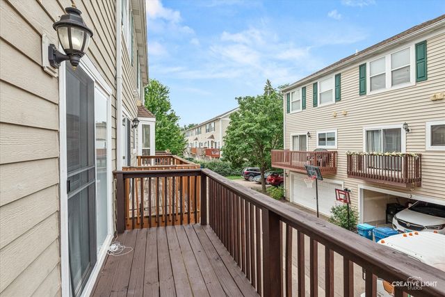 2409 Courtyard Circle 4, Aurora, IL 60506