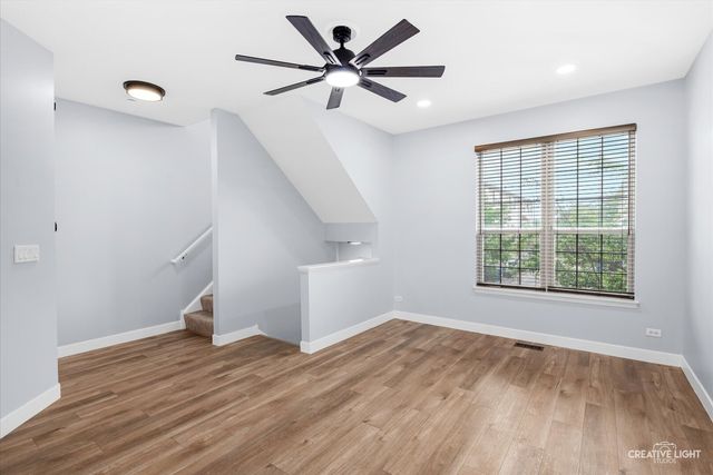 2409 Courtyard Circle 4, Aurora, IL 60506