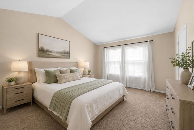 2409 Courtyard Circle 4, Aurora, IL 60506
