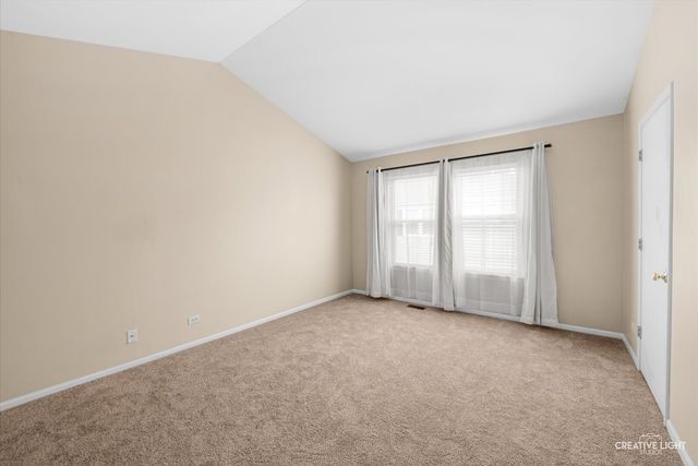 2409 Courtyard Circle 4, Aurora, IL 60506