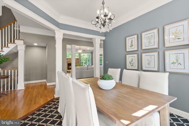 5033 HUNTWOOD MANOR DR, Fairfax, VA 22030