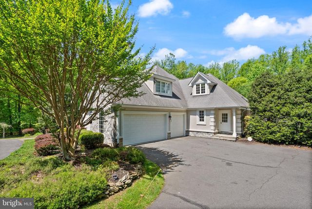 5033 HUNTWOOD MANOR DR, Fairfax, VA 22030