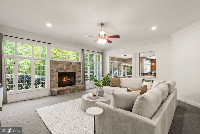 5033 HUNTWOOD MANOR DR, Fairfax, VA 22030