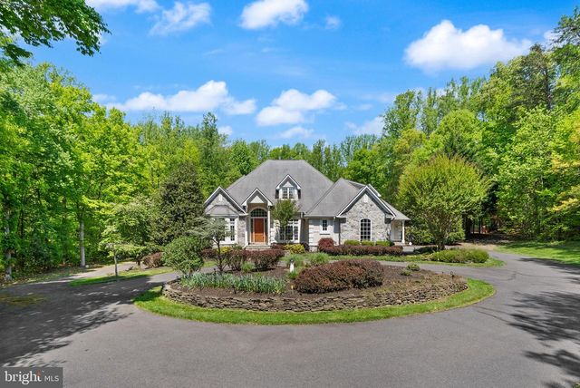 5033 HUNTWOOD MANOR DR, Fairfax, VA 22030