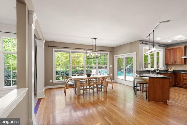 5033 HUNTWOOD MANOR DR, Fairfax, VA 22030