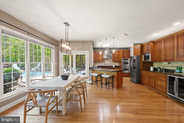 5033 HUNTWOOD MANOR DR, Fairfax, VA 22030