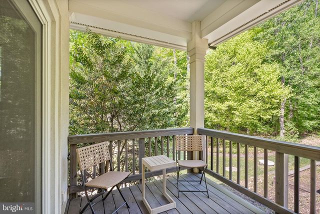 5033 HUNTWOOD MANOR DR, Fairfax, VA 22030
