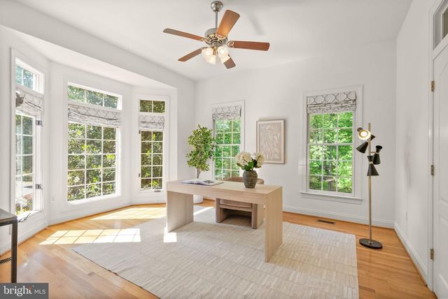 5033 HUNTWOOD MANOR DR, Fairfax, VA 22030